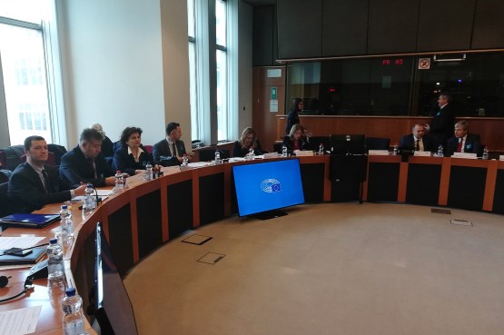 Delegati u Domu naroda Ljilja Zovko i Sead Kadić učestvovali u Briselu na sastanku Parlamentarnog plenuma Energetske zajednice i na Trećem parlamentarnom forumu o energetskoj efikasnosti i klimi u jugoistočnoj Evropi